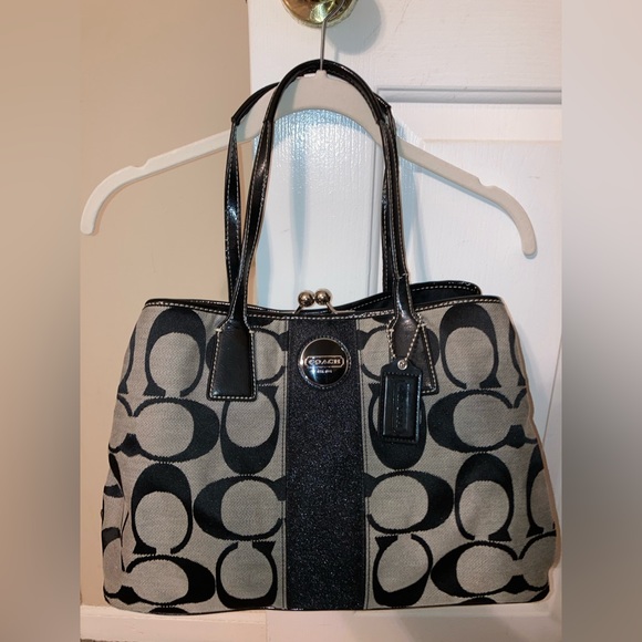 Gorgeous Coach Bag - Picture 1 of 16